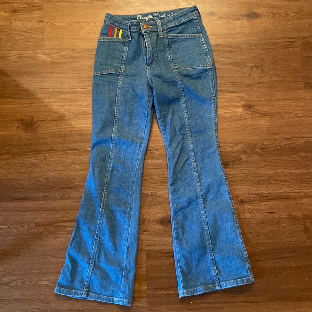 Wrangler Blue Denim Flare Jeans with Multicolor Tab